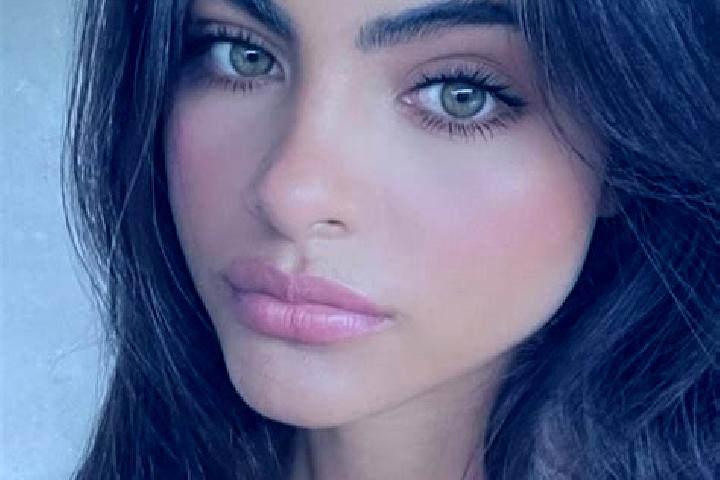 Aurora, 27, a red hazel-eyed indian companion based in Zitiste. Offering Fetish, OWO, CIM, Deep French Kissing. Available for incall and outcall, overnight b...
