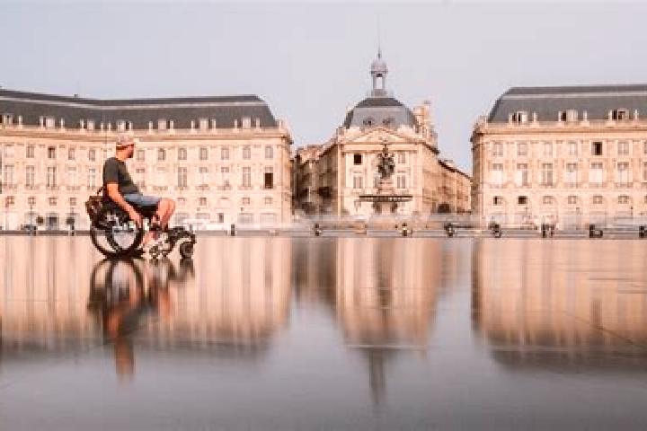 Aurora, 27 — Escort in Domptin, France