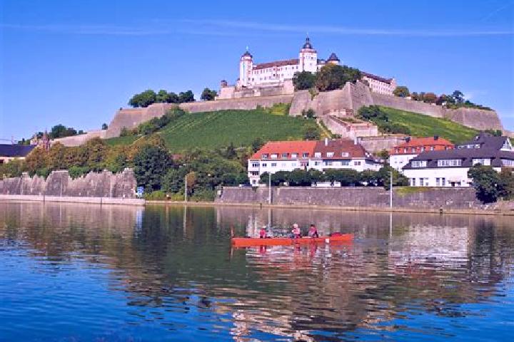 Aurora, 27 — Escort in Elsenfeld, Germany