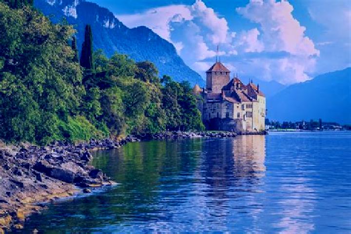Aurora, 27 — Escort in Montreux-Chateau, France