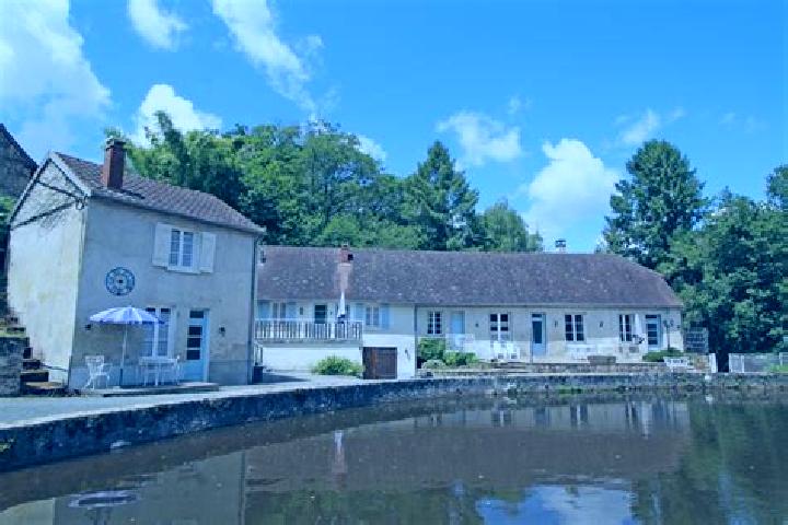 Aurora, 27 — Escort in Saint-Yrieix-la-Perche, France