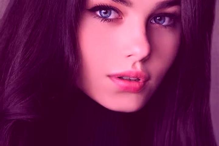 Aurora, 28, a chestnut dark-eyed slavic companion based in Kim. Offering Tantra, Dinner Date. Available for incall and outcall, day and evening dates.