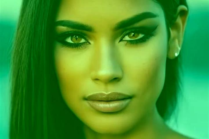Aurora, 28, a red green-eyed latina companion based in Gschwandt. Offering CIM, Couples, Party Girl. Available for incall and outcall, day and evening dates.