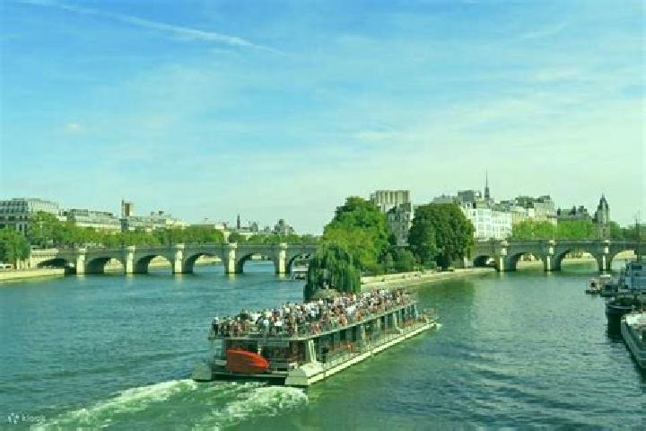 Aurora, 28 — Escort in Le Boupere, France