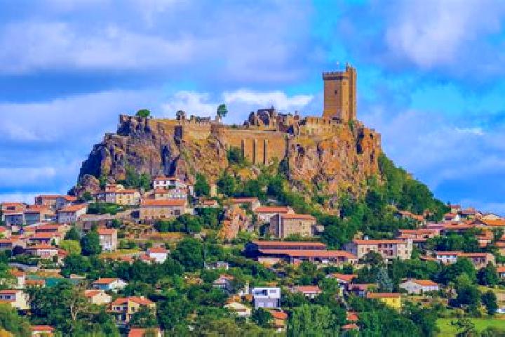 Aurora, 28 — Escort in Polignac, France