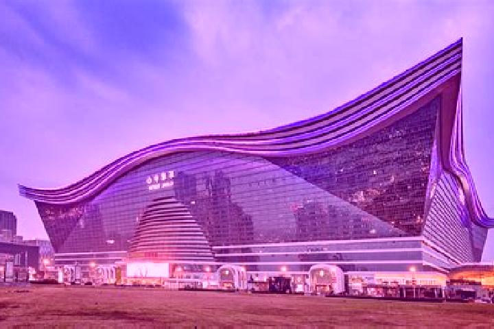 Aurora, 28 — Escort in Zhendu, China