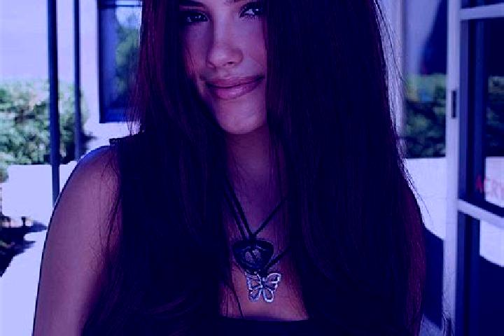 Aurora, 29, a auburn dark-eyed mixed companion based in Trail. Offering GFE, Deep French Kissing, Domination. Available for incall and outcall, day and eveni...