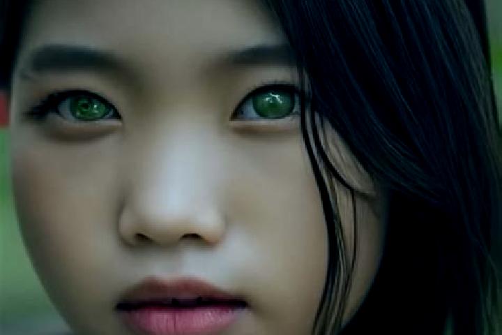 Aurora, 29, a black green-eyed asian companion based in Rezzato. Offering Striptease, 69, Fetish, Duos, GFE. Available for incall and outcall, day and evenin...