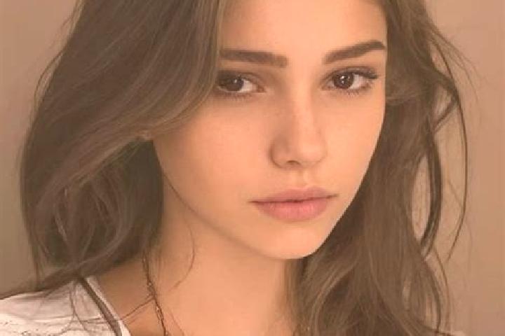 Aurora, 29, a chestnut grey-eyed slavic companion based in Lagosanto. Offering Couples, Striptease, Tantra, OWO. Available for incall and outcall, day and ev...