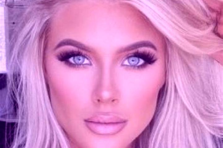 Aurora, 29, a platinum blonde grey-eyed mixed companion based in Pavones. Offering 69, Massage, Striptease. Available for incall and outcall, day and evening...