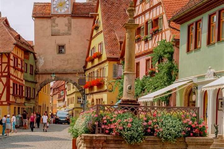 Aurora, 29 — Escort in Deimberg, Germany