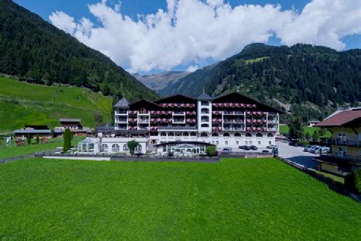 Aurora, 29 — Escort in Neustift im Stubaital, Austria