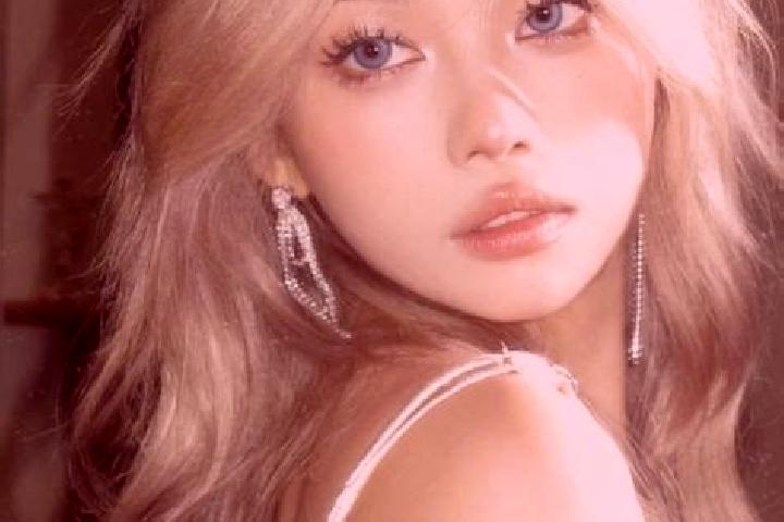 Aurora, 30, a blonde grey-eyed asian companion based in Fampoux. Offering Deep French Kissing, Domination, Roleplay. Available for incall and outcall, day an...