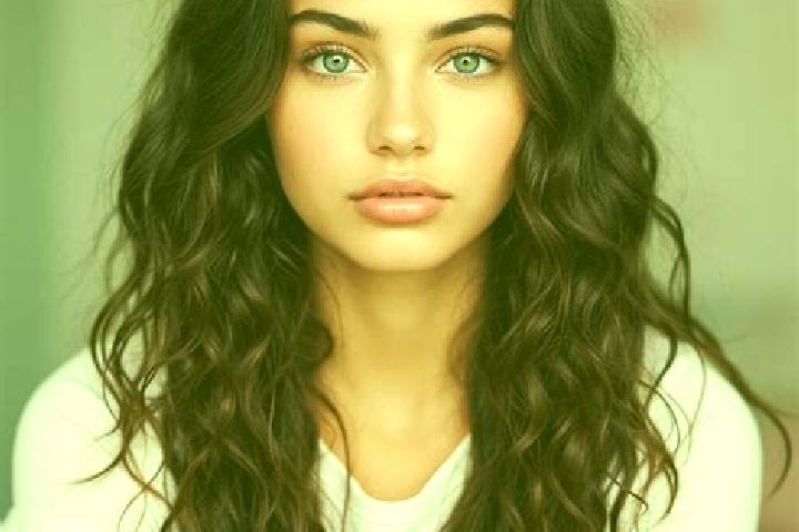 Aurora, 30, a brunette amber-eyed mediterranean companion based in Verneville. Offering Tantra, Erotic Massage. Available for incall and outcall, overnight b...
