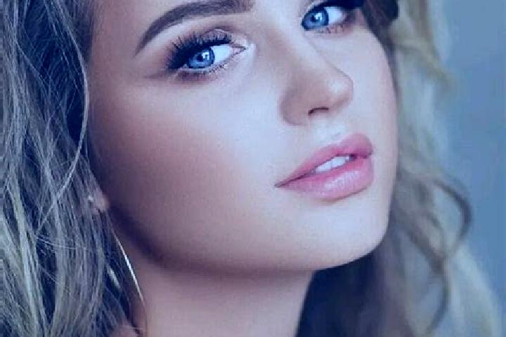 Aurora, 30, a dark blonde blue-eyed ebony companion based in Varghis. Offering Tantra, Dinner Date, Overnight. Available for incall and outcall, day and even...