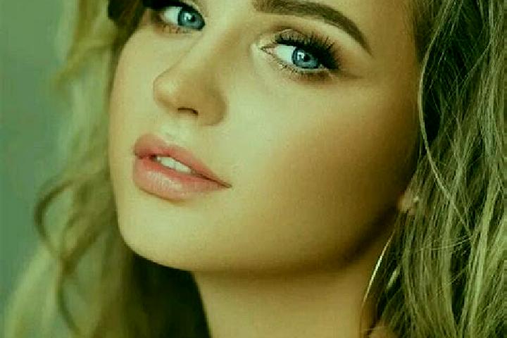 Aurora, 30, a dark blonde blue-eyed slavic companion based in Coalisland. Offering A-Level, Fetish, Party Girl. Available for incall and outcall, day and eve...