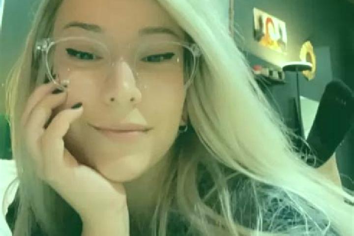 Aurora, 30, a platinum blonde dark-eyed caucasian companion based in San Ciro de Acosta. Offering Massage, Overnight, A-Level, Dinner Date, Prostate Massage....