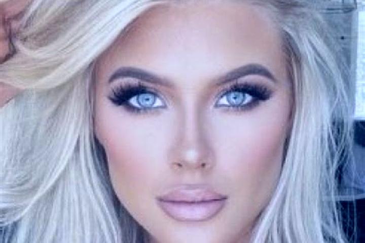 Aurora, 30, a platinum blonde grey-eyed caucasian companion based in Salacak. Offering Massage, Deep French Kissing, GFE, Dinner Date. Available for incall a...