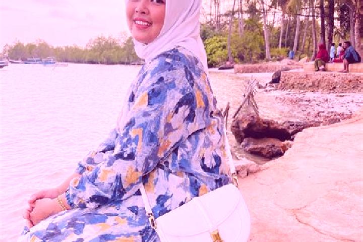 Aurora, 30 — Escort in Manggar, Indonesia