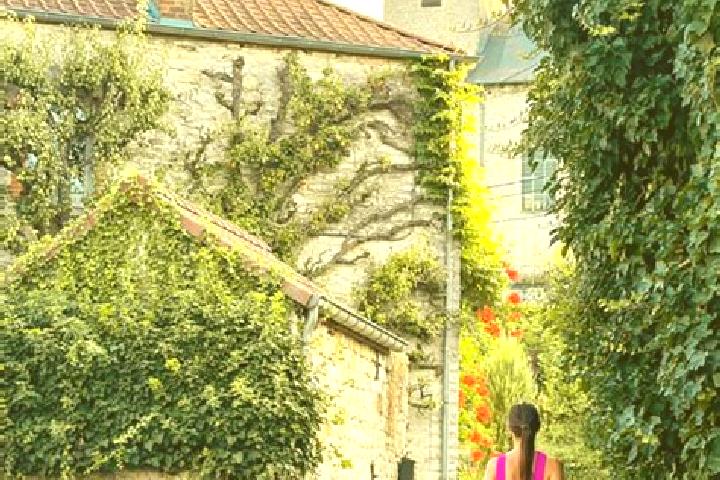Aurora, 30 — Escort in Saint-Jean-Geest, Belgium