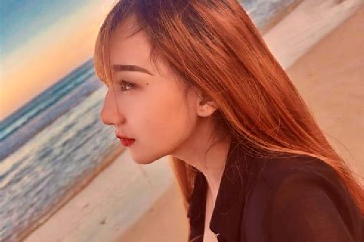 Aurora, 30 — Escort in Tawali, Indonesia
