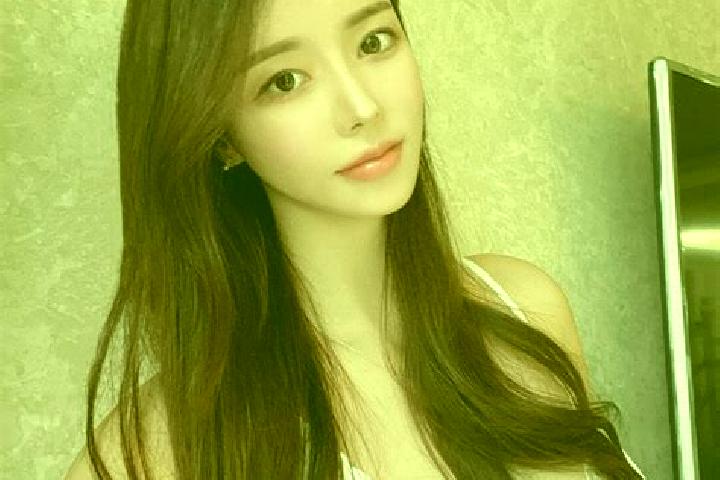 Aurora, 30 — Escort in Yaogou, China