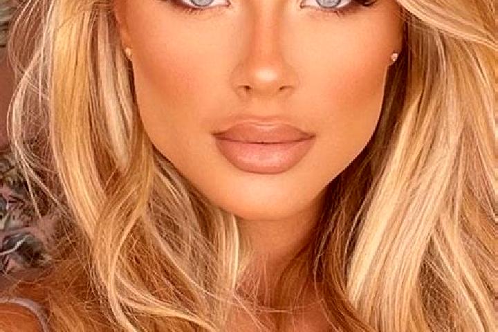 Aurora, 31, a blonde blue-eyed latina companion based in Dunhou. Offering 69, Massage, CIM, Dinner Date. Available for incall and outcall, day and evening da...