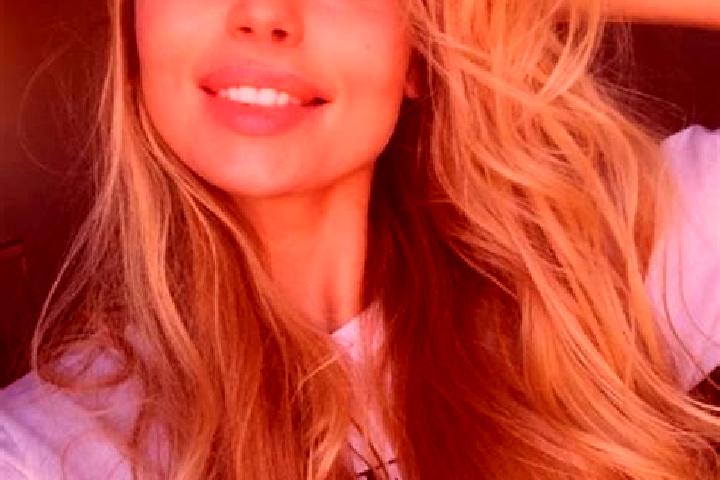 Aurora, 31, a blonde grey-eyed ebony companion based in Pengdian. Offering Massage, Dinner Date, GFE, Deep French Kissing. Available for incall and outcall, ...