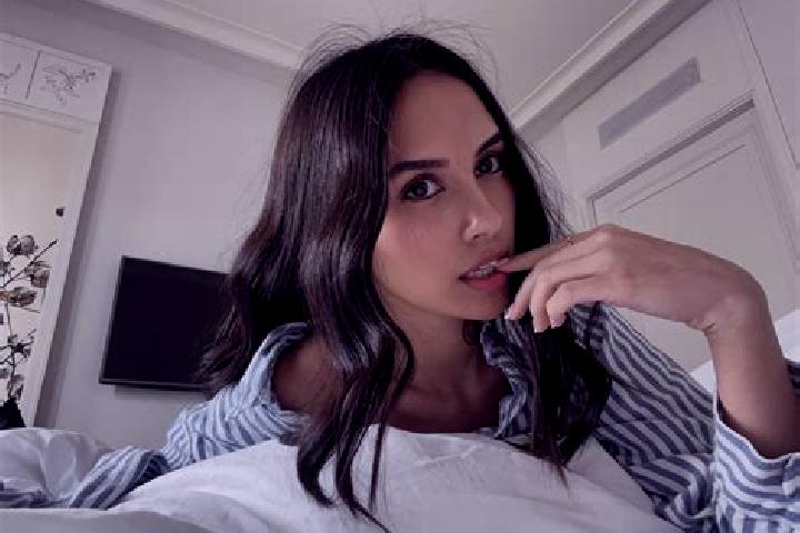 Aurora, 31, a chestnut dark-eyed caribbean companion based in Klixbuell. Offering Dinner Date, Travel Companion, Girlfriend Experience, Domination. Available...