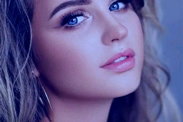 Aurora, 31, a dark blonde blue-eyed ebony companion based in San Severo. Offering BDSM, Party Girl, A-Level, 69. Available for incall and outcall, day and ev...