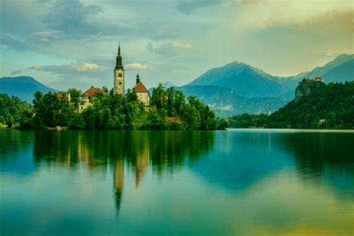 Aurora, 31 — Escort in Licko Lesce, Croatia