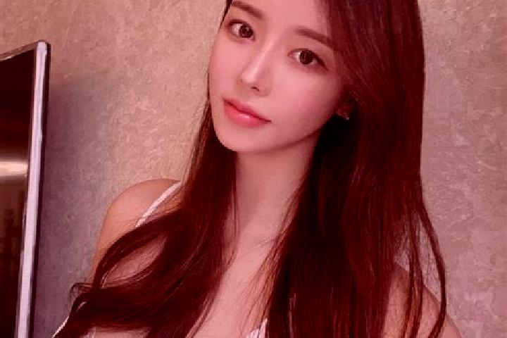 Aurora, 31 — Escort in Maidiping, China