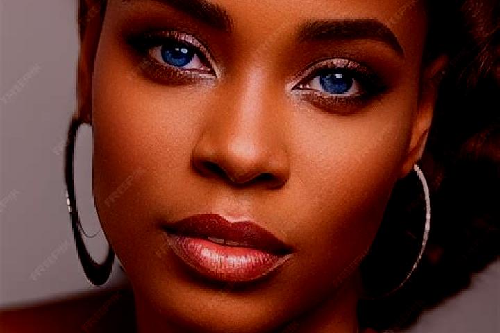 Aurora, 32, a chestnut blue-eyed ebony companion based in Kurland. Offering OWO, Overnight, Couples. Available for incall and outcall, day and evening dates.