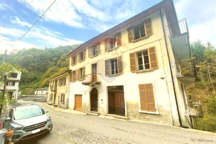 Aurora, 32 — Escort in Cavaglio-Spoccia, Italy