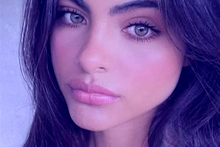 Aurora, 33, a black hazel-eyed european companion based in Stauceni. Offering Couples, Duos, Tantra. Available for incall and outcall, overnight bookings ava...
