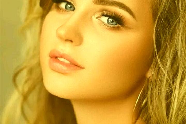 Aurora, 33, a dark blonde blue-eyed slavic companion based in Alamata. Offering Striptease, Duos, Travel Companion. Available for incall and outcall, day and...
