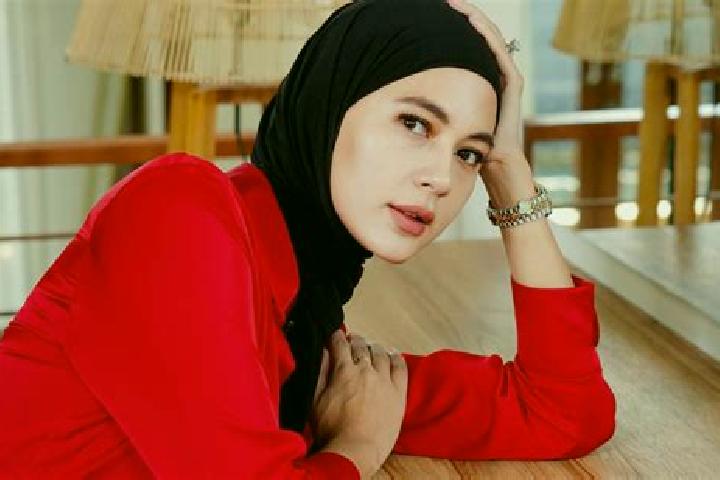 Aurora, 33 — Escort in Banji Meski, Iran