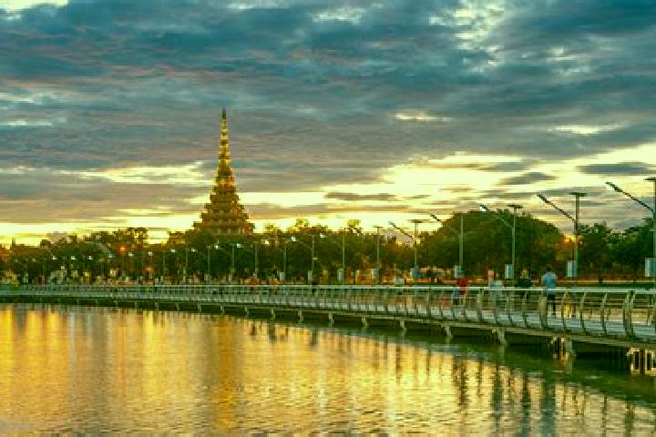 Aurora, 33 — Escort in Si Chomphu, Thailand
