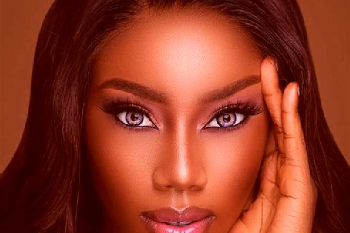Aurora, 34, a auburn blue-eyed ebony companion based in Weeze. Offering Striptease, Deep French Kissing, CIM, 69, Overnight. Available for incall and outcall...