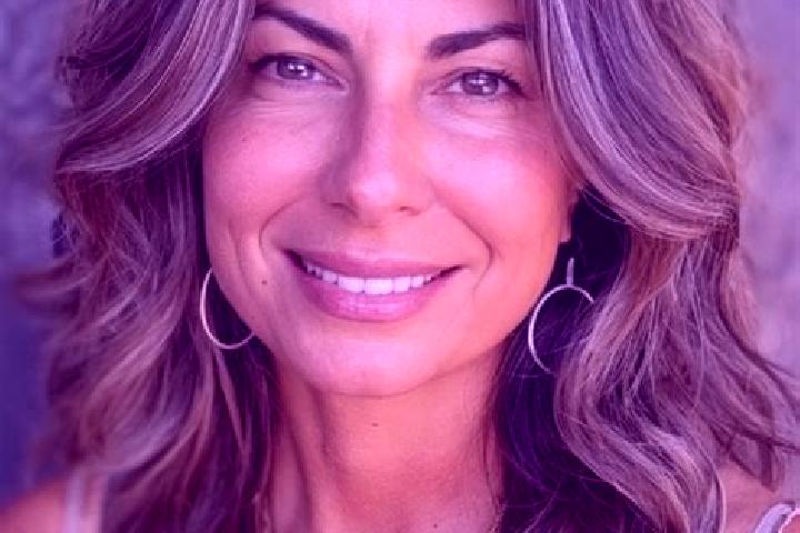 Aurora, 34, a brunette grey-eyed mediterranean companion based in Santa Cruz del Norte. Offering Roleplay, Duos, Party Girl, GFE, Couples. Available for inca...