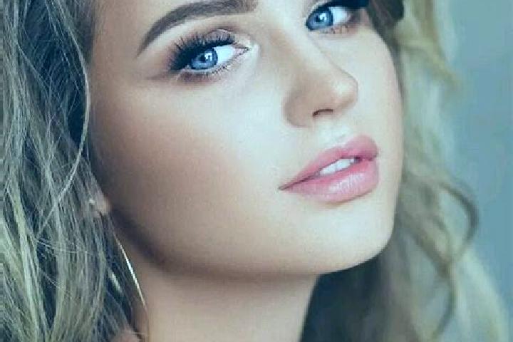 Aurora, 34, a dark blonde blue-eyed slavic companion based in Villa d Adda. Offering Dinner Date, Duos, A-Level. Available for incall and outcall, day and ev...