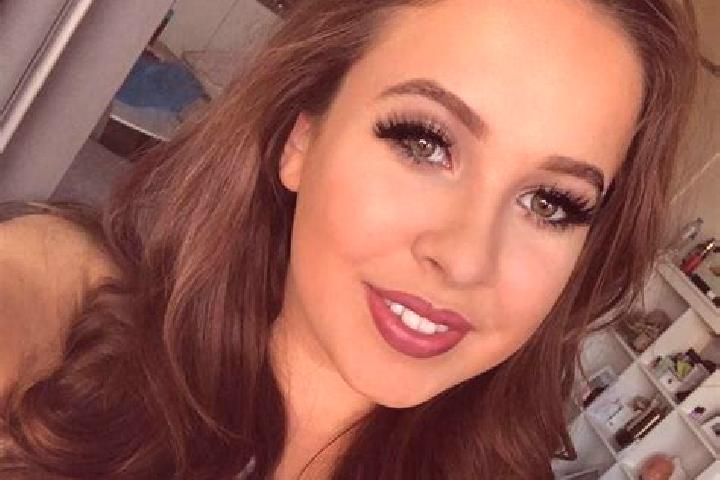 Aurora, 34, a red brown-eyed latina companion based in San Juan Atzompa. Offering Dinner Date, Party Girl, Overnight, Roleplay. Available for incall and outc...