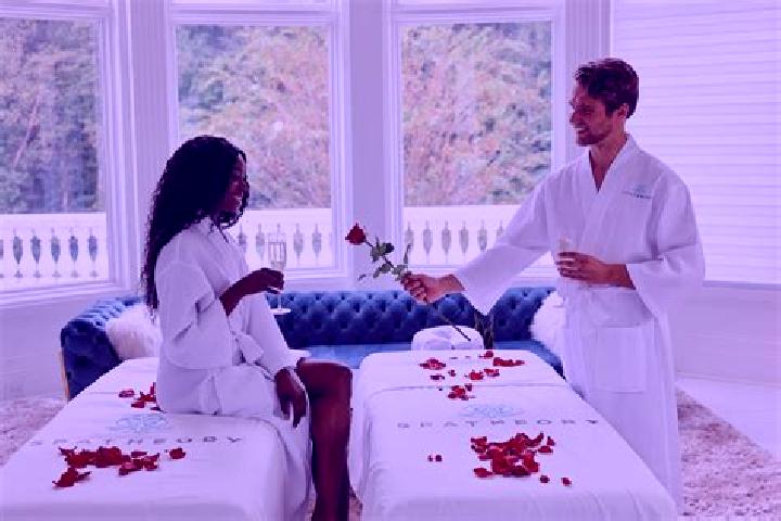 Aurora, 34, a red green-eyed mixed companion based in Maruoka. Offering Dinner Date, Tantra, Couples, Massage, Girlfriend Experience. Available for incall an...