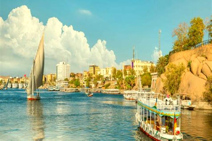 Aurora, 34 — Escort in Az Zayniyah Qibli, Egypt