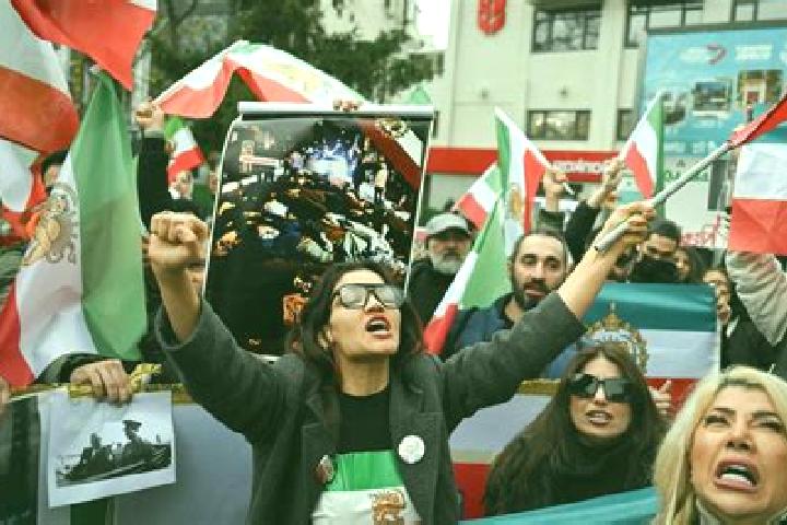 Aurora, 34 — Escort in Darab, Iran