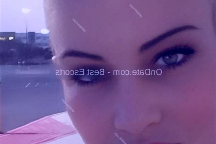 Aurora, 34 — Escort in Gilberton, United States