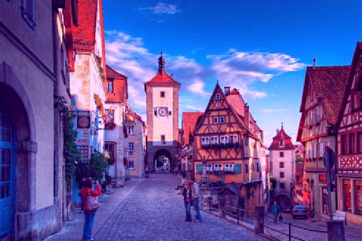 Aurora, 34 — Escort in Schonborn, Germany