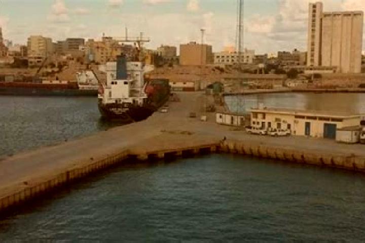 Aurora, 34 — Escort in Tobruk, Libya