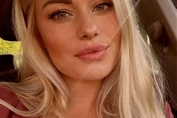 Aurora, 35, a blonde hazel-eyed caribbean companion based in Kemnitz. Offering Couples, Erotic Massage, Duos, Travel Companion, Massage. Available for incall...