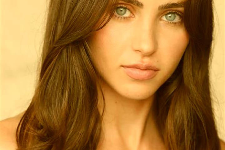 Aurora, 35, a brunette dark-eyed ebony companion based in Janschwalde. Offering CIM, 69, Domination. Available for incall and outcall, day and evening dates.